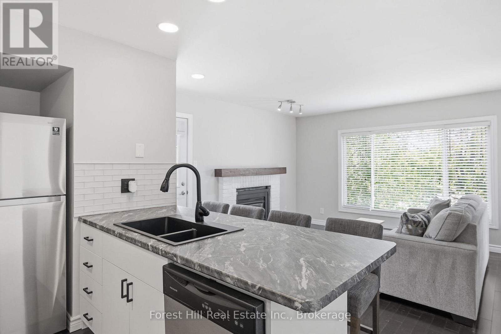 109 - 23 Dawson Drive, Collingwood, Ontario  L9Y 5B4 - Photo 7 - S13035136