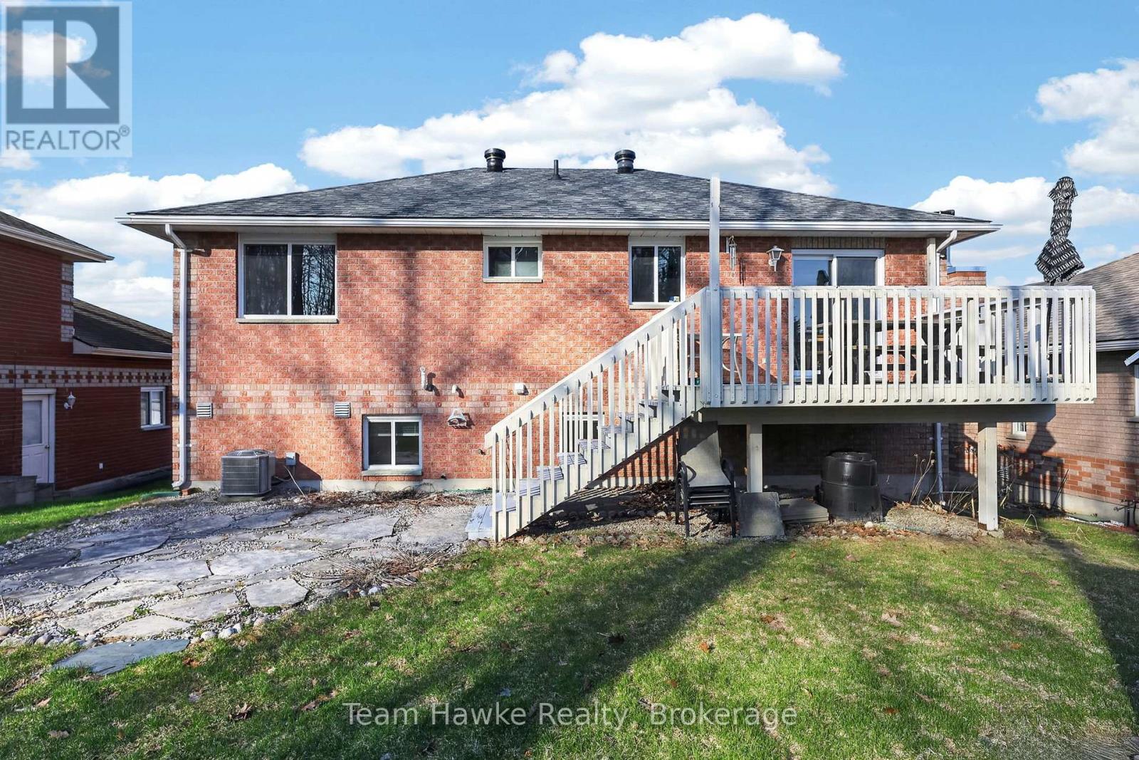 67 Maria Street, Penetanguishene, Ontario  L9M 2G7 - Photo 34 - S13035178