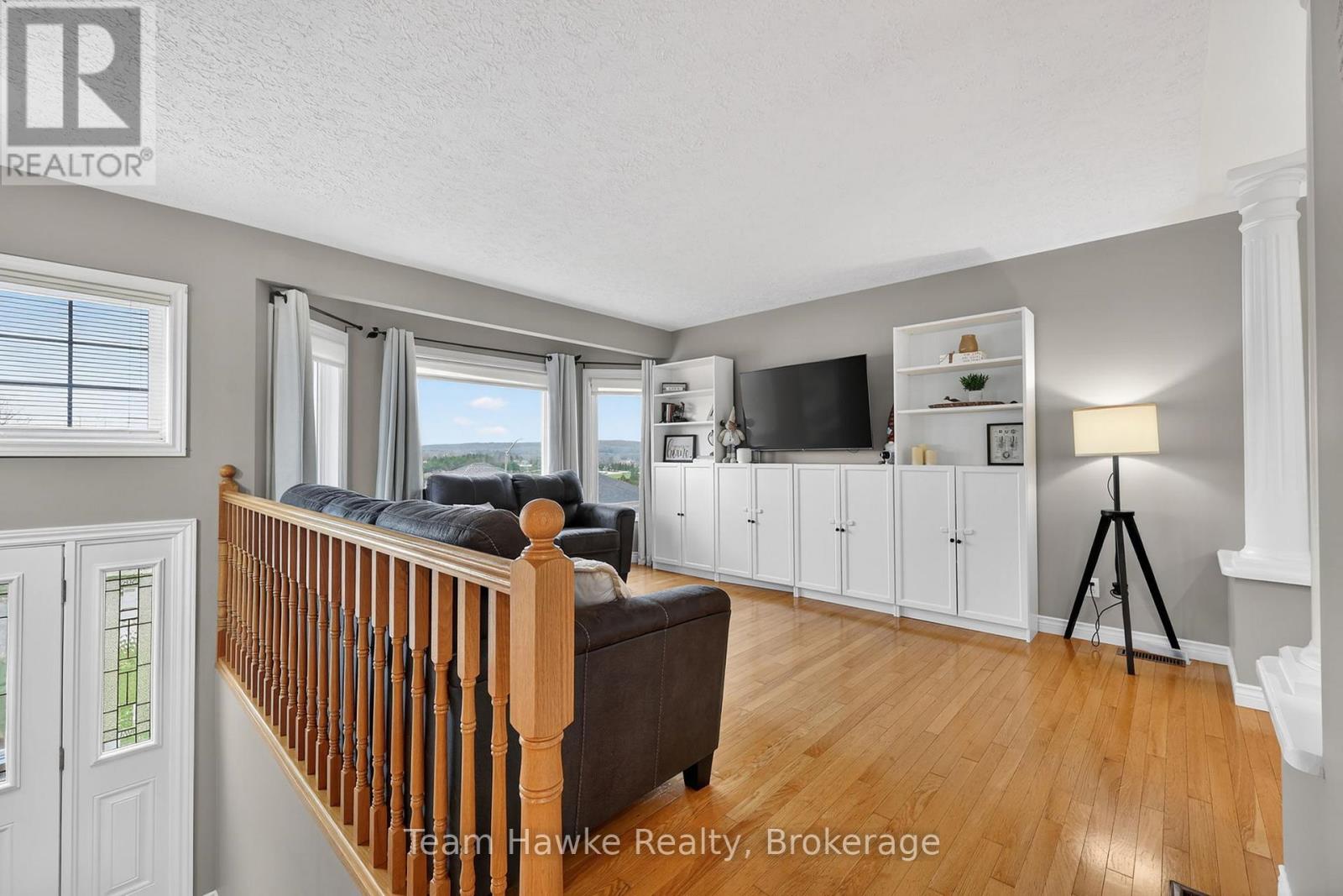 67 Maria Street, Penetanguishene, Ontario  L9M 2G7 - Photo 4 - S13035178