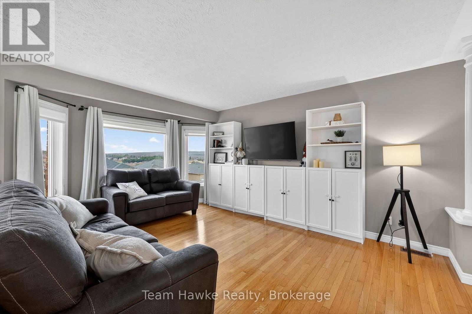 67 Maria Street, Penetanguishene, Ontario  L9M 2G7 - Photo 5 - S13035178