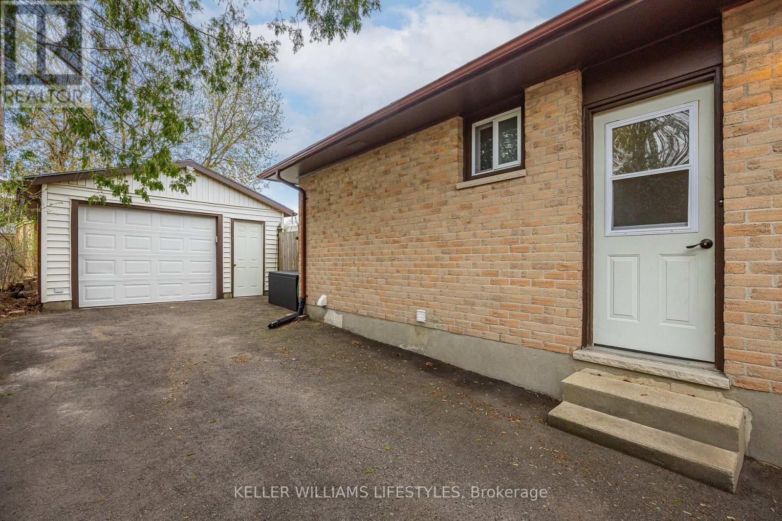 20 Gatewood Crescent, London East, Ontario  N5Y 5A5 - Photo 3 - X13035046