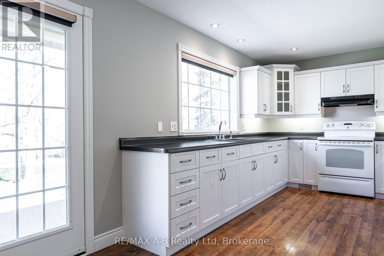 466 Water Street S, St. Marys, Ontario  N4X 1A1 - Photo 13 - X13035060