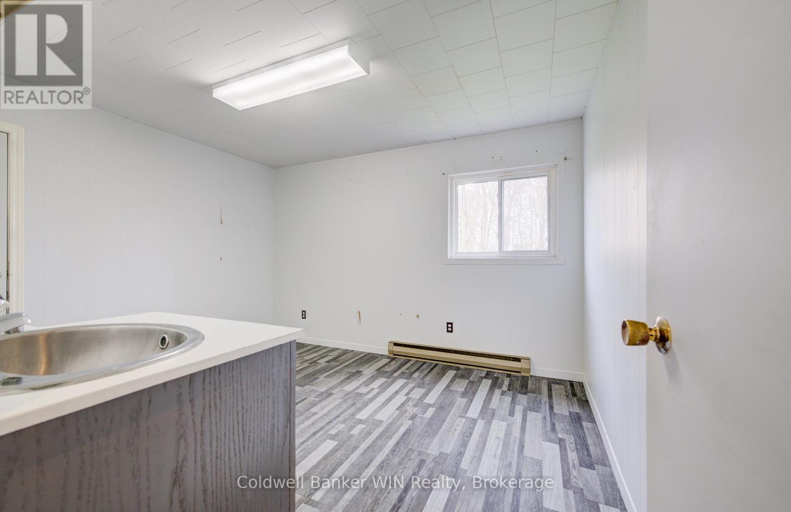 6 - 165 King Street W, Wellington North, Ontario  N0G 2L1 - Photo 13 - X13035130