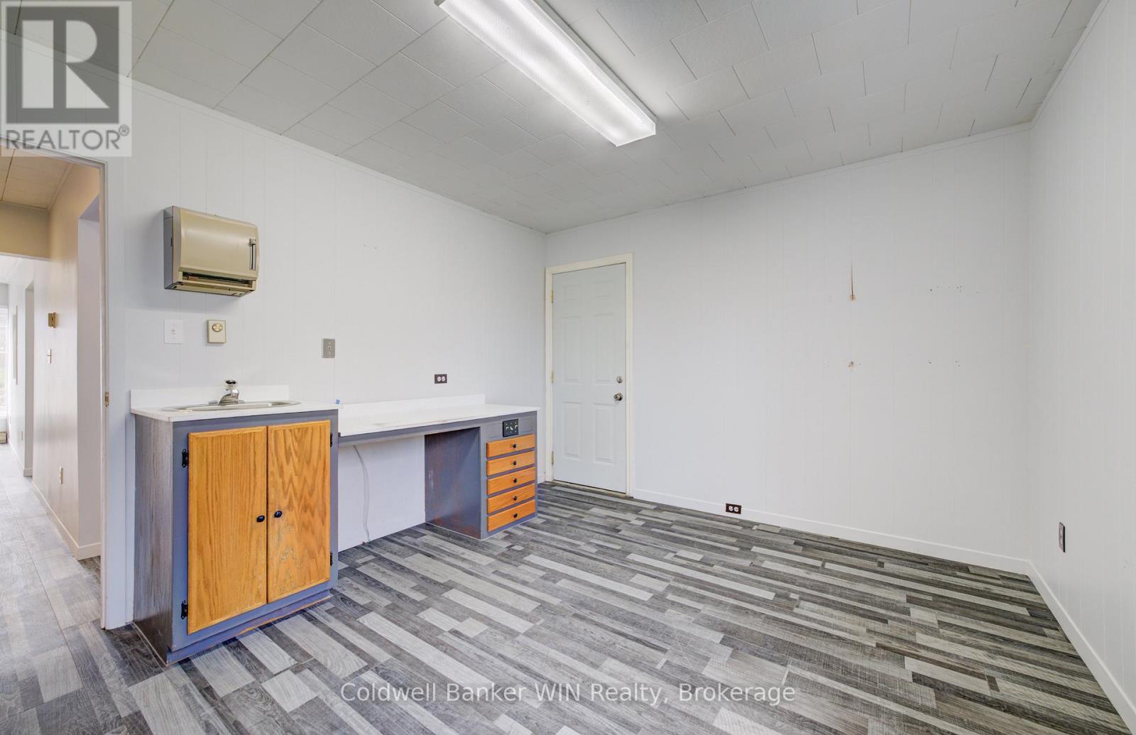 6 - 165 King Street W, Wellington North, Ontario  N0G 2L1 - Photo 14 - X13035130