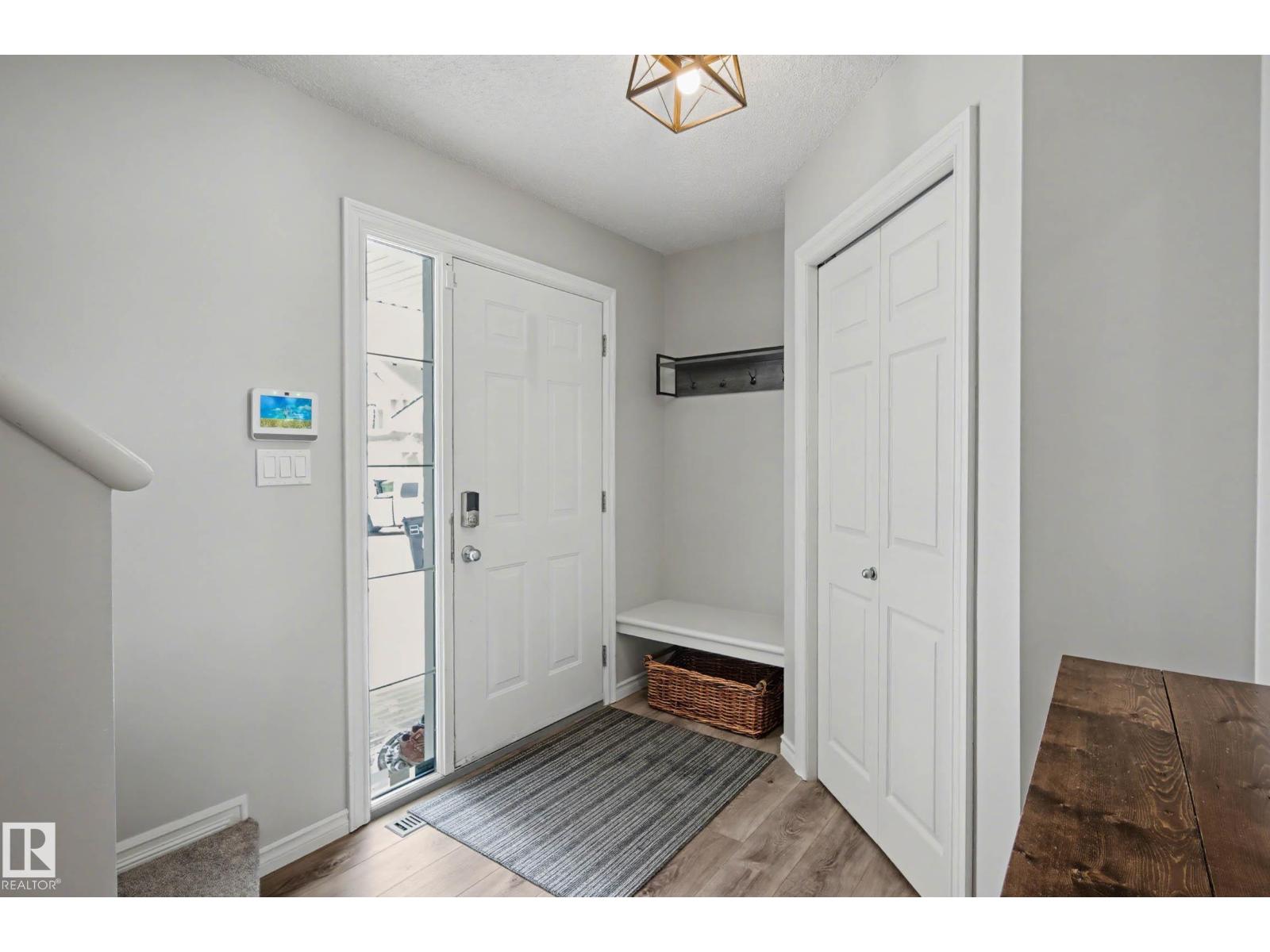 8720 11 Av Sw, Edmonton, Alberta  T6X 1J5 - Photo 2 - E4483719