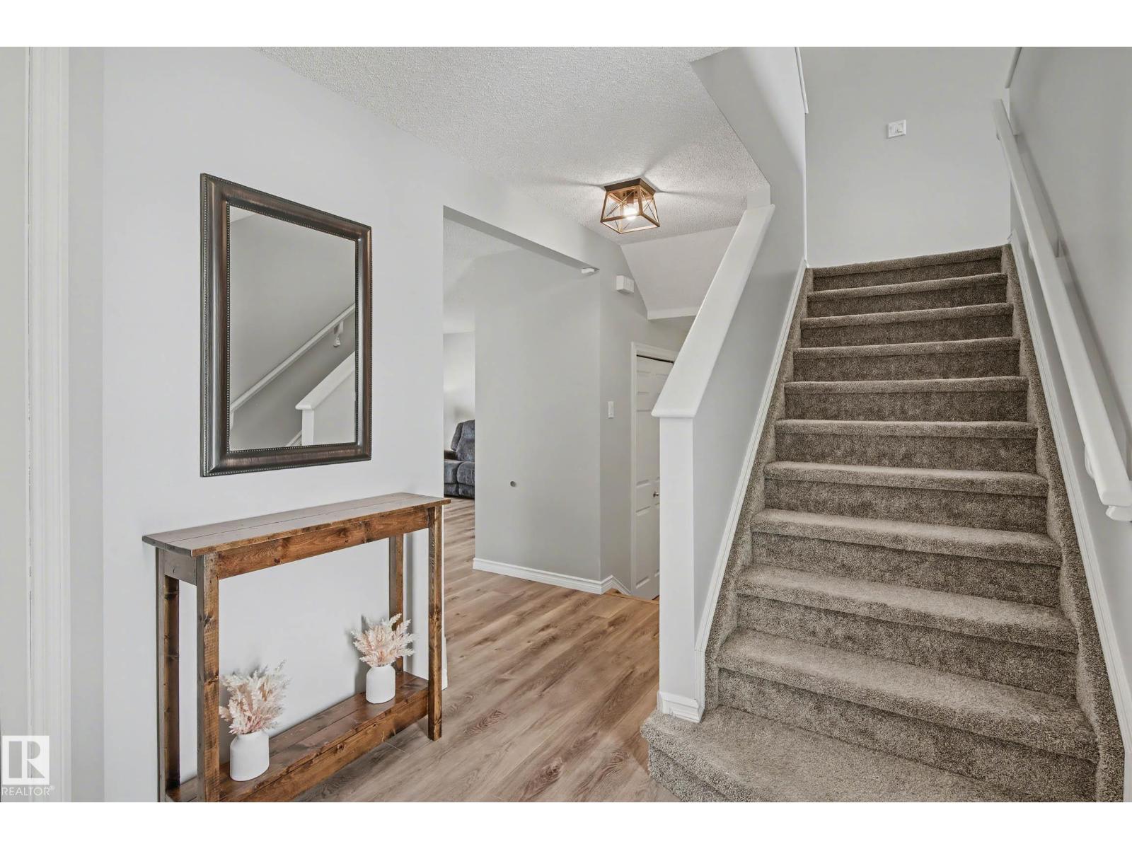 8720 11 Av Sw, Edmonton, Alberta  T6X 1J5 - Photo 3 - E4483719