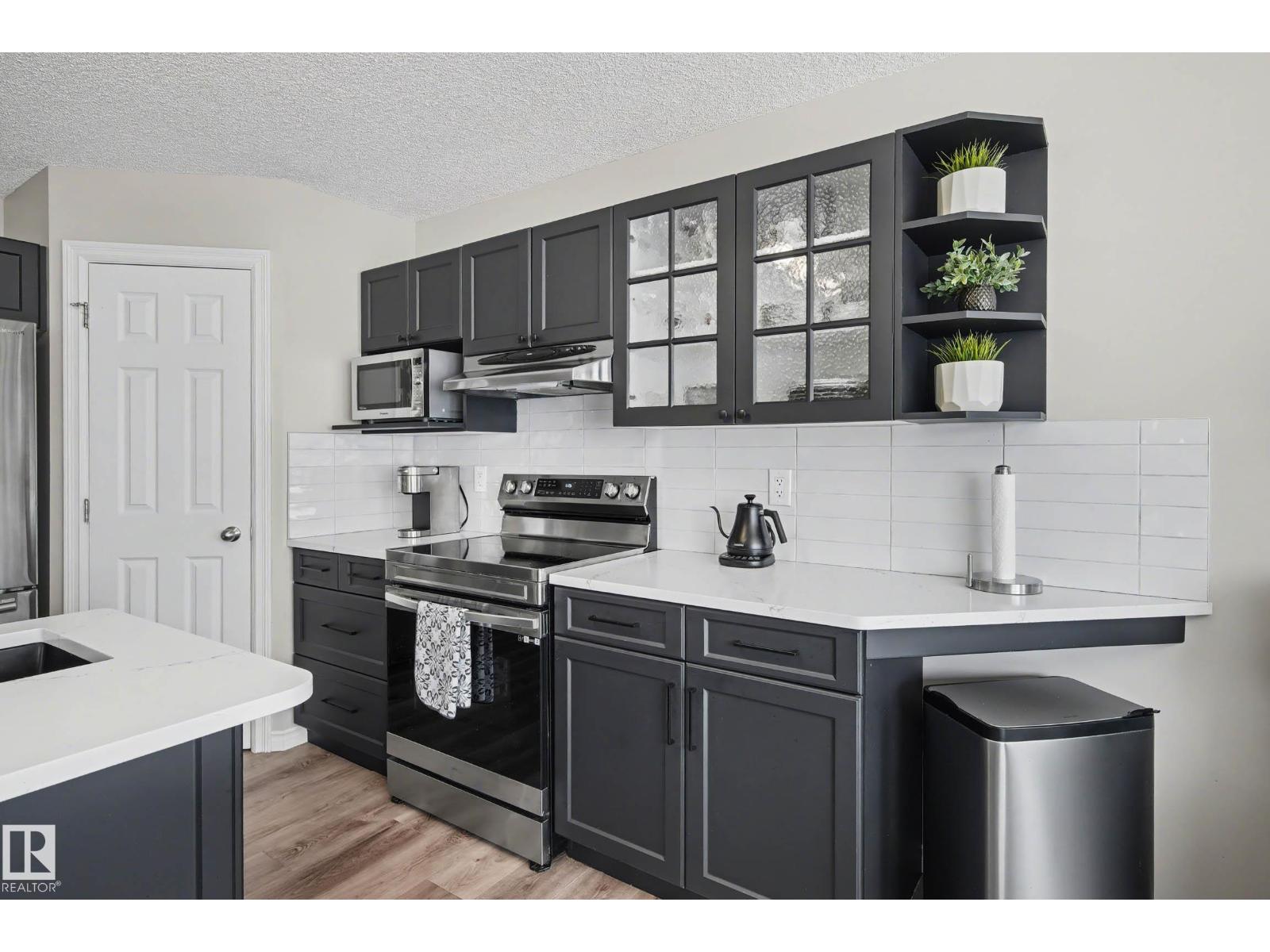 8720 11 Av Sw, Edmonton, Alberta  T6X 1J5 - Photo 7 - E4483719