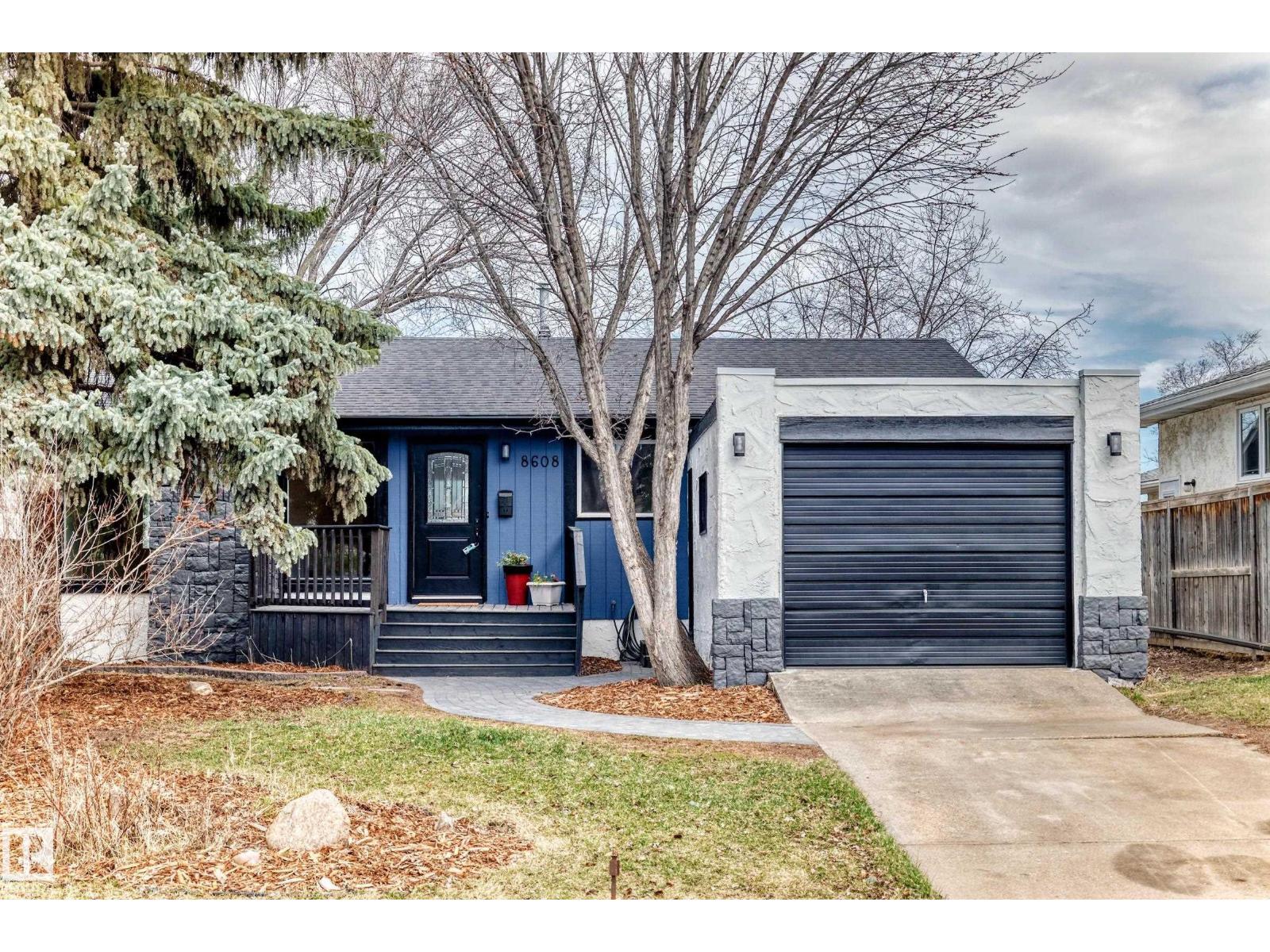 8608 37 AV NW, edmonton, Alberta