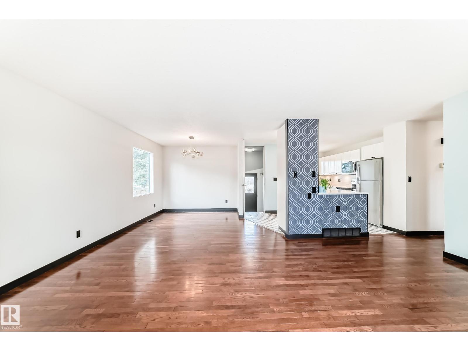 8608 37 Av Nw, Edmonton, Alberta  T6K 0E4 - Photo 18 - E4483720