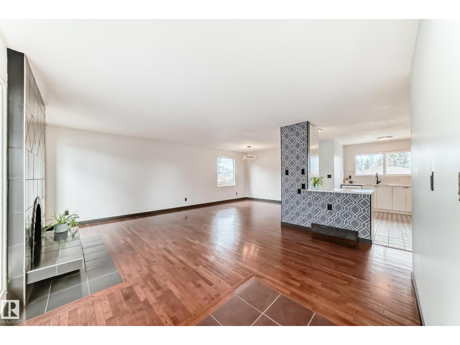 8608 37 Av Nw, Edmonton, Alberta  T6K 0E4 - Photo 19 - E4483720