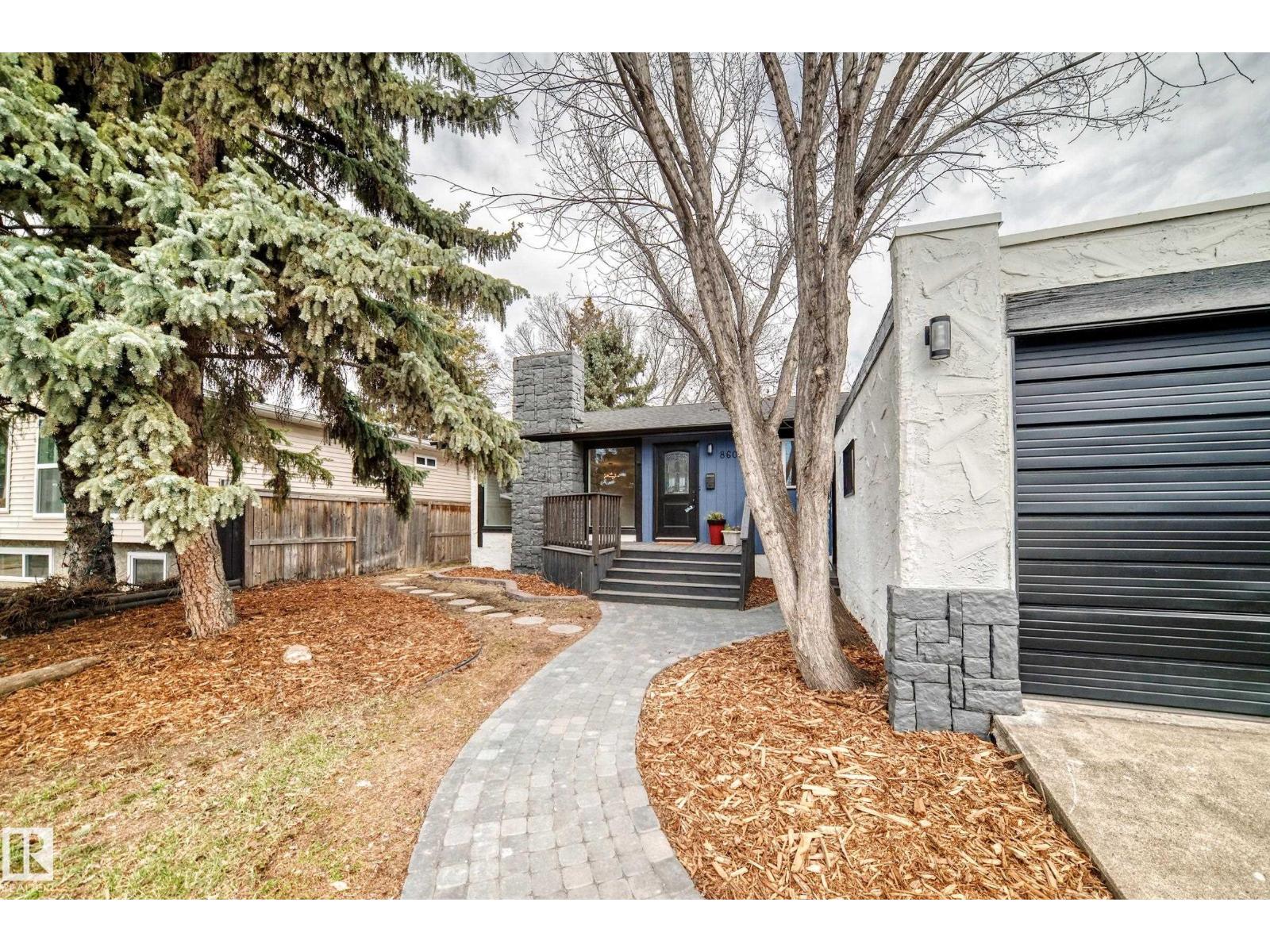 8608 37 Av Nw, Edmonton, Alberta  T6K 0E4 - Photo 2 - E4483720