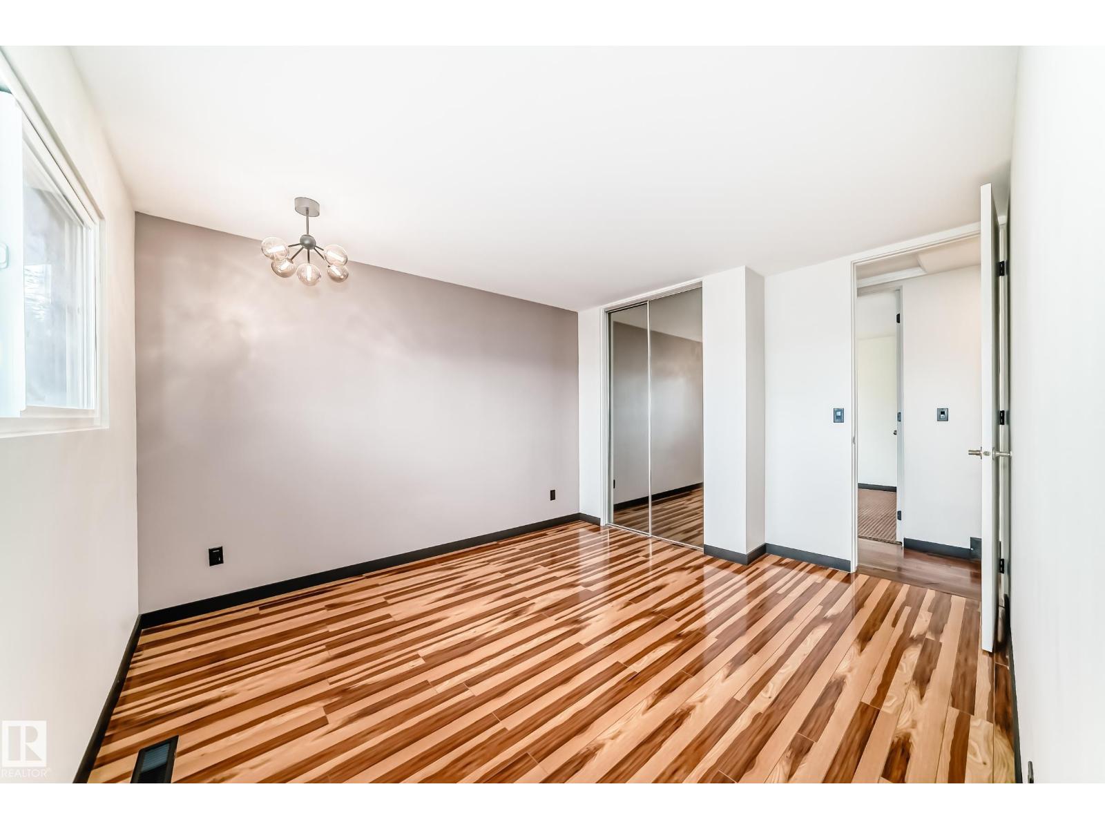 8608 37 Av Nw, Edmonton, Alberta  T6K 0E4 - Photo 23 - E4483720