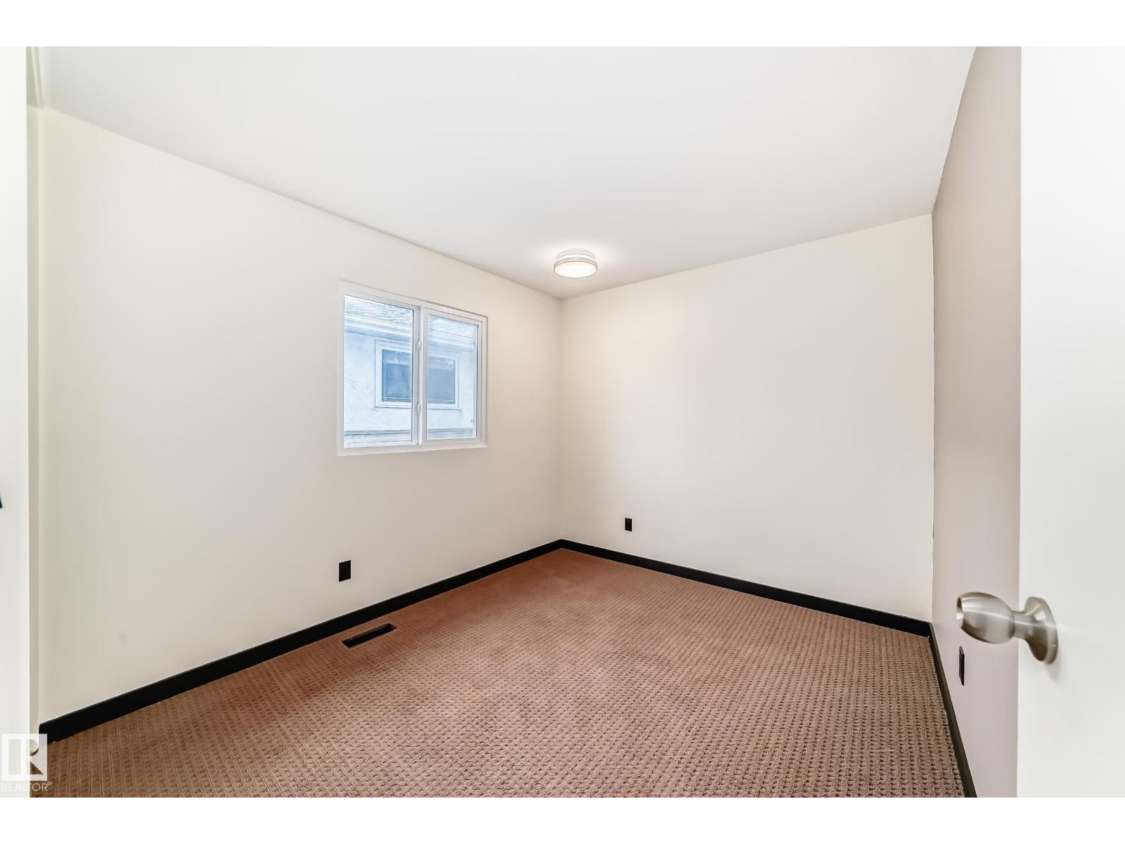 8608 37 Av Nw, Edmonton, Alberta  T6K 0E4 - Photo 25 - E4483720