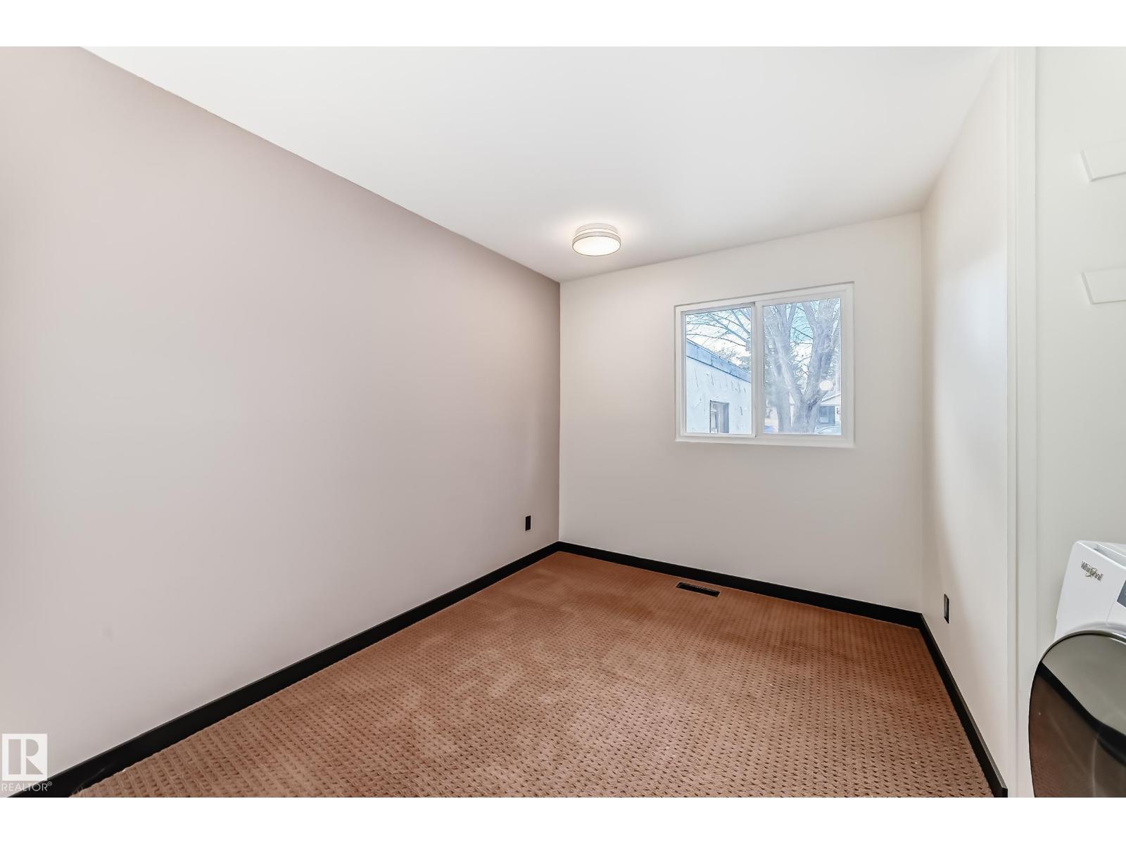 8608 37 Av Nw, Edmonton, Alberta  T6K 0E4 - Photo 28 - E4483720