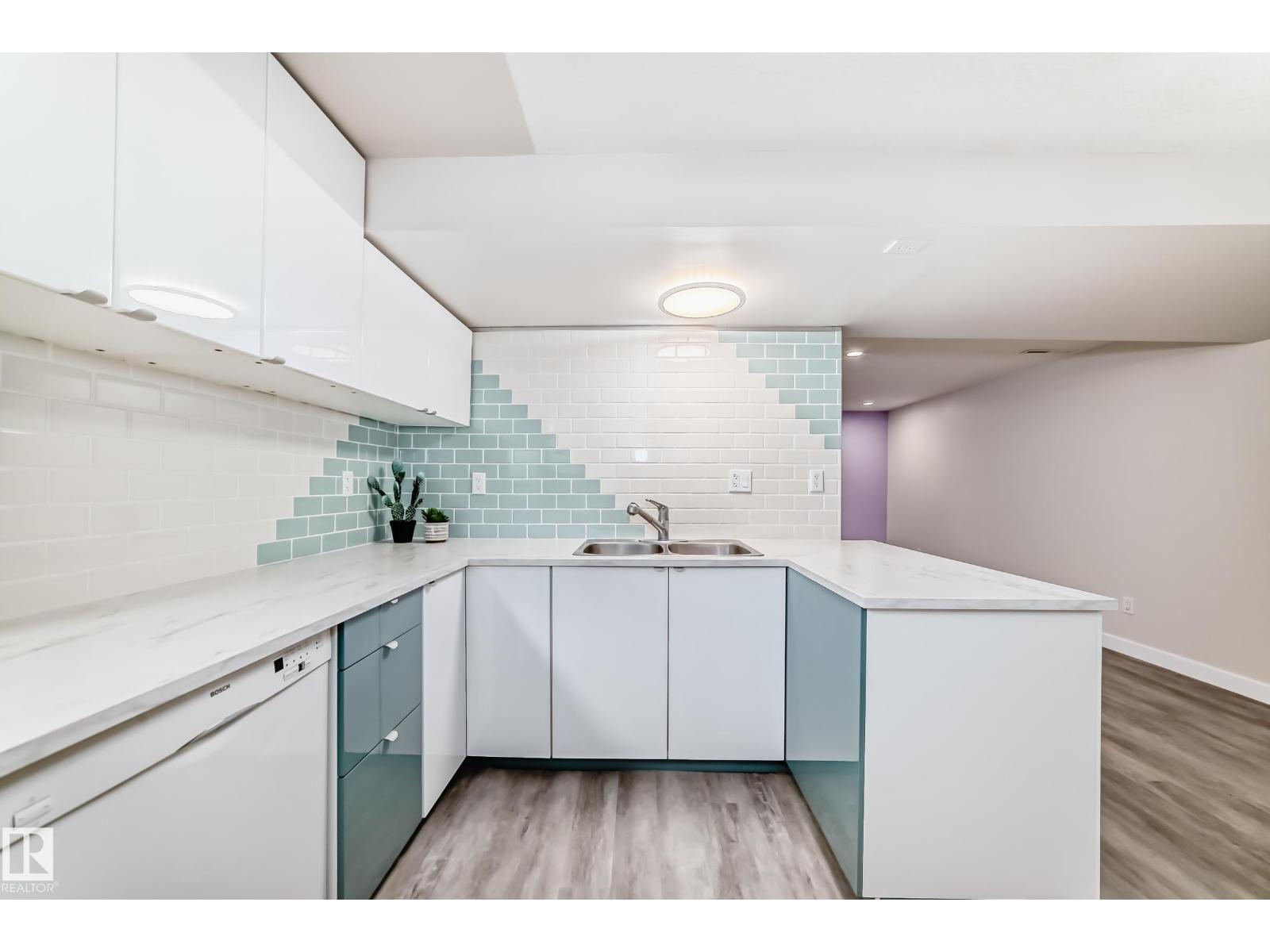 8608 37 Av Nw, Edmonton, Alberta  T6K 0E4 - Photo 36 - E4483720