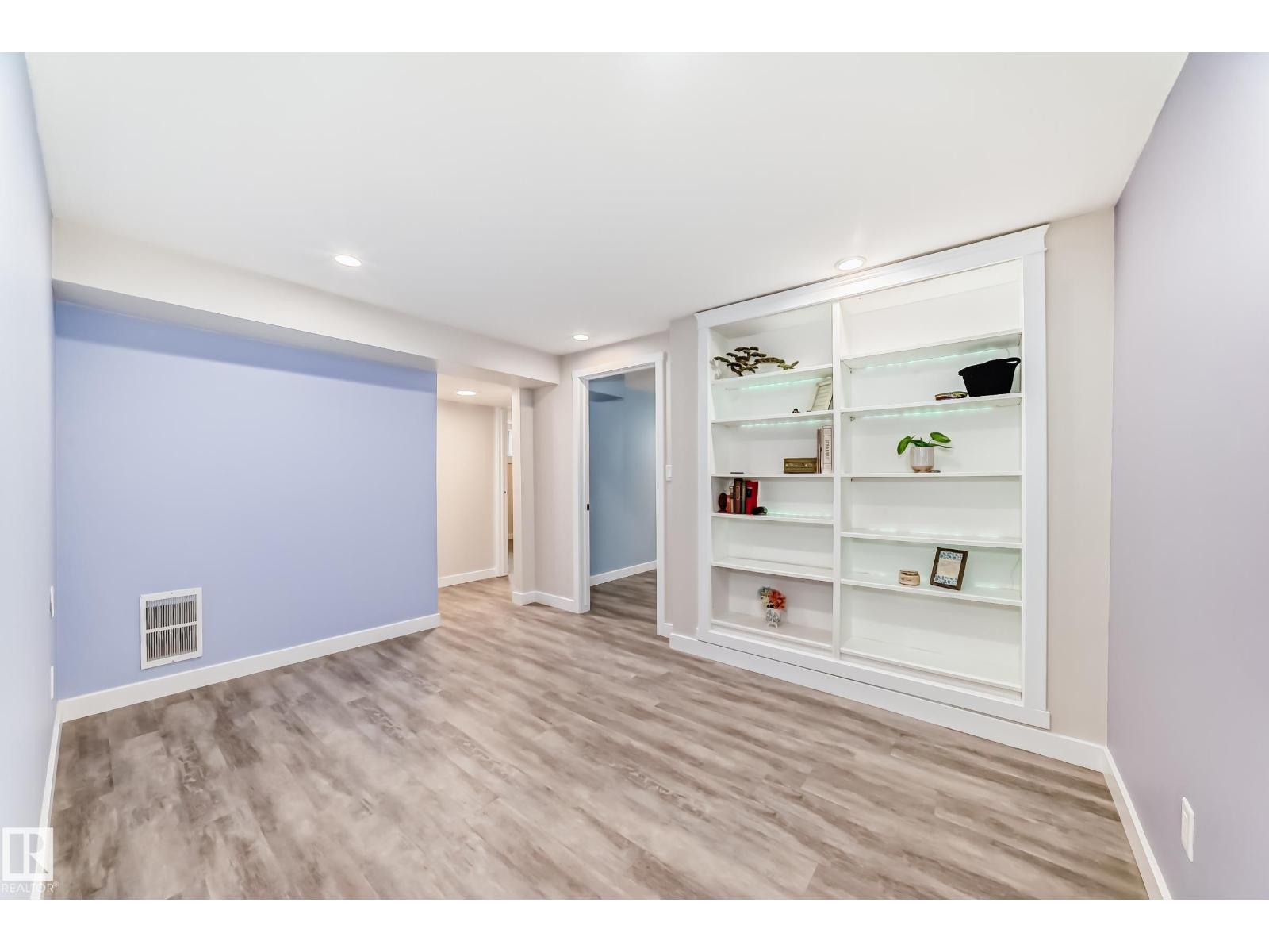 8608 37 Av Nw, Edmonton, Alberta  T6K 0E4 - Photo 41 - E4483720