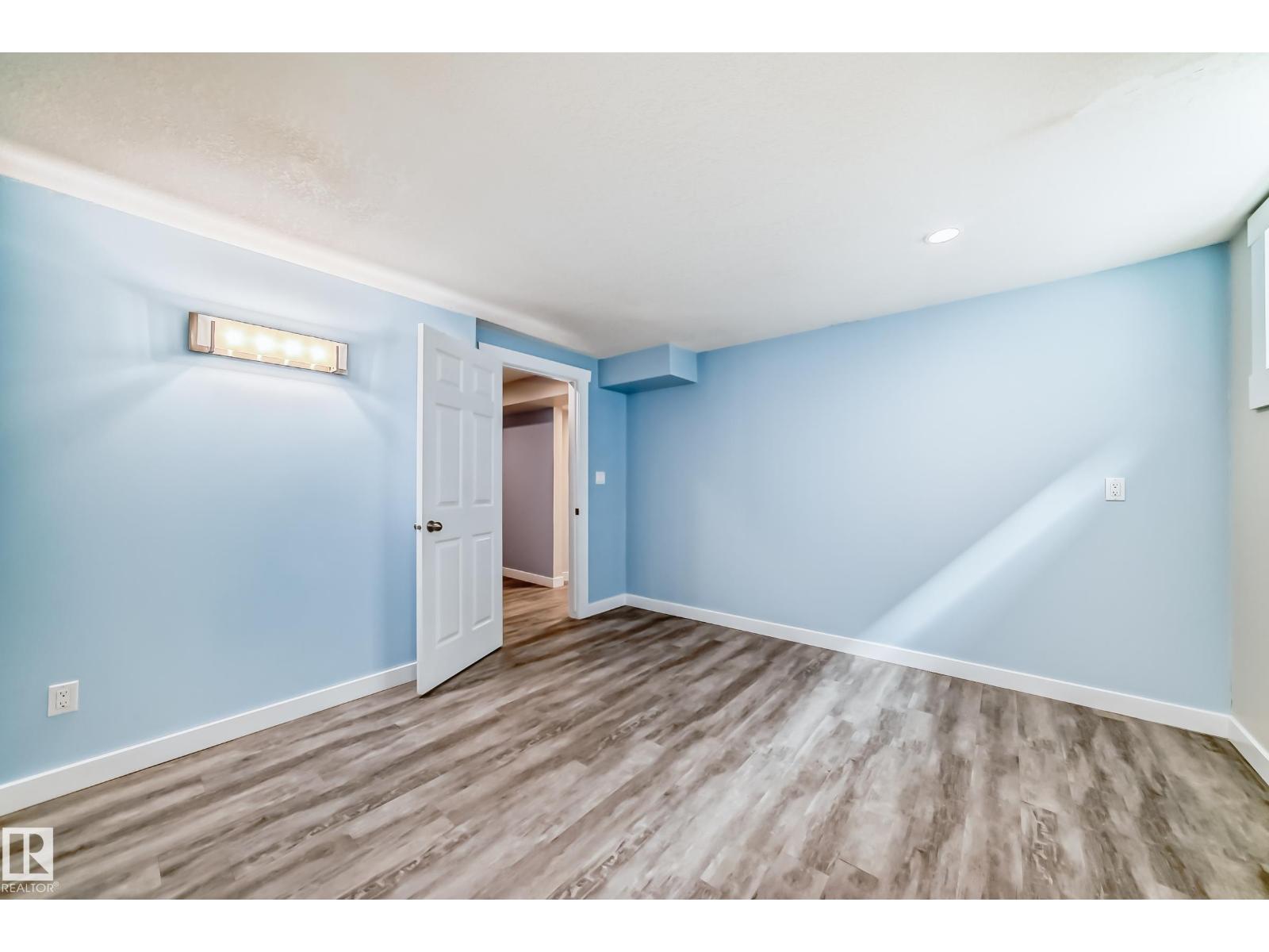 8608 37 Av Nw, Edmonton, Alberta  T6K 0E4 - Photo 46 - E4483720