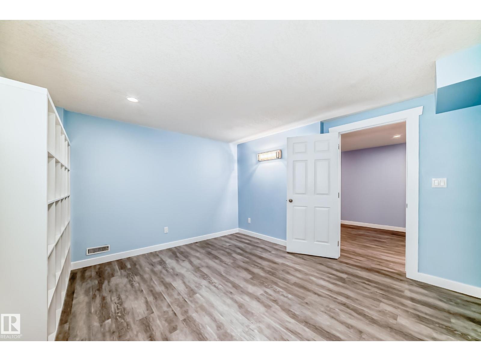 8608 37 Av Nw, Edmonton, Alberta  T6K 0E4 - Photo 47 - E4483720