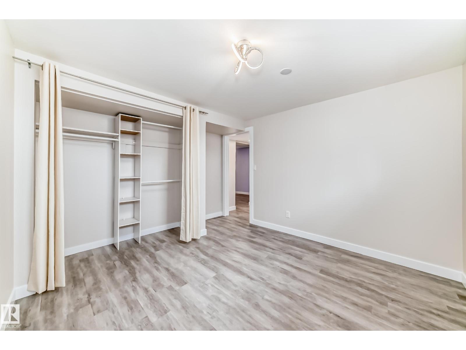 8608 37 Av Nw, Edmonton, Alberta  T6K 0E4 - Photo 49 - E4483720