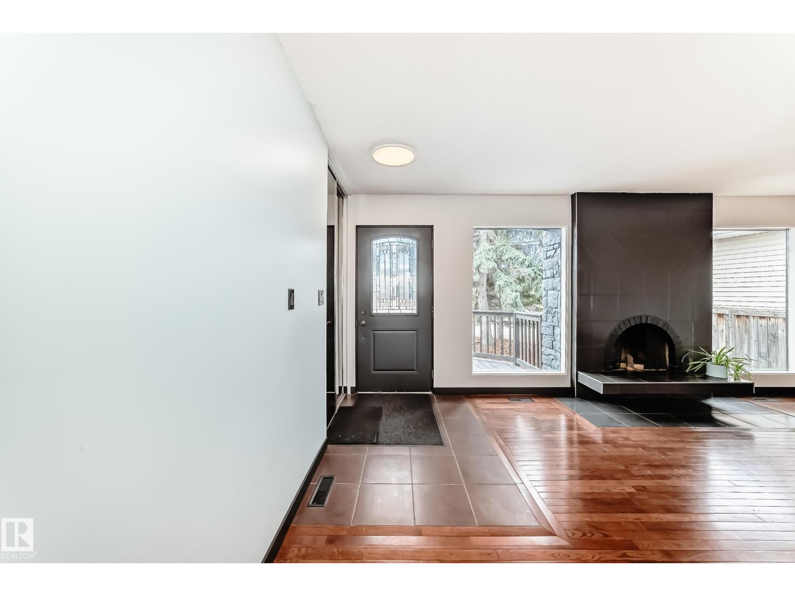 8608 37 Av Nw, Edmonton, Alberta  T6K 0E4 - Photo 5 - E4483720