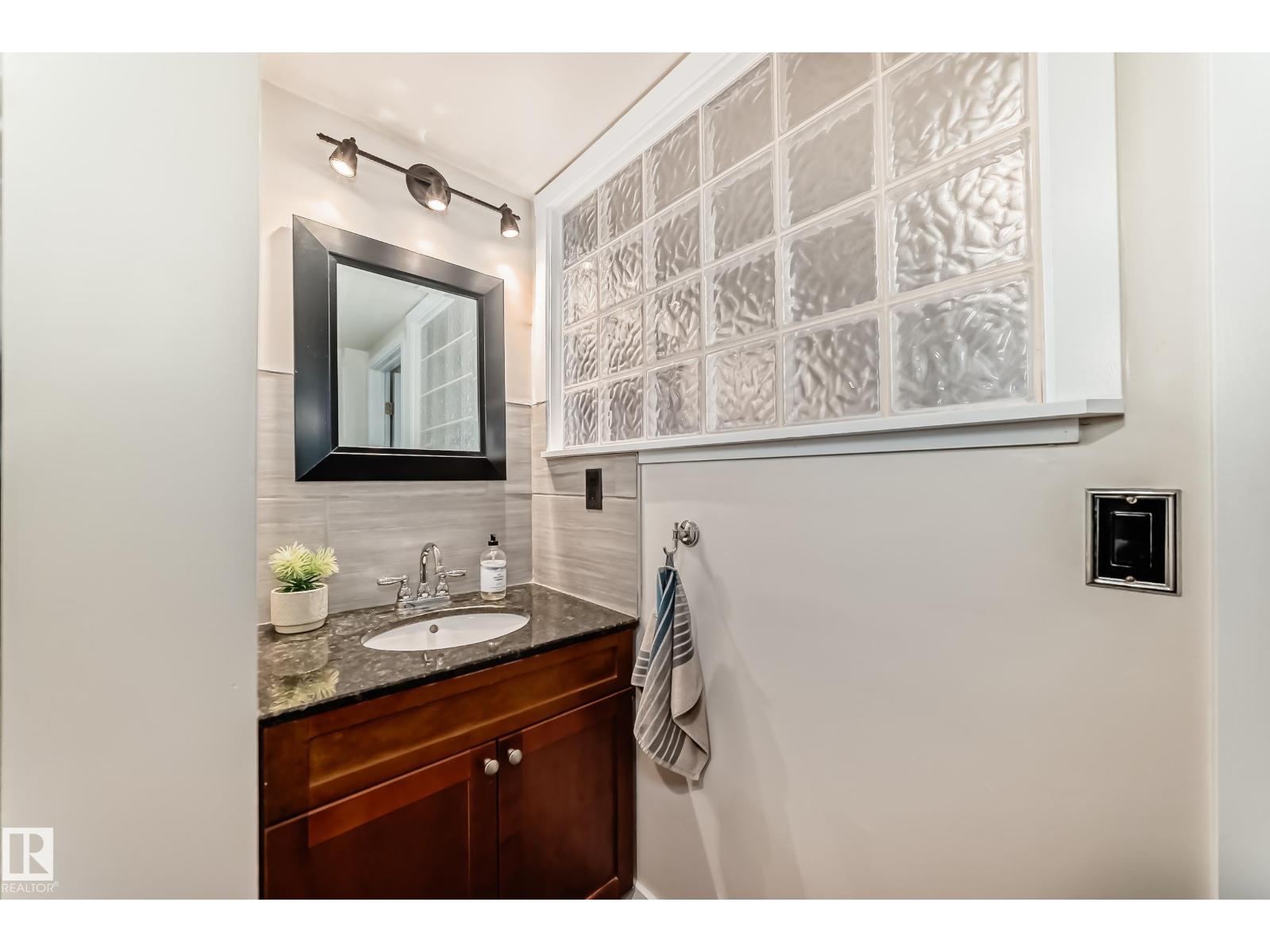 8608 37 Av Nw, Edmonton, Alberta  T6K 0E4 - Photo 52 - E4483720