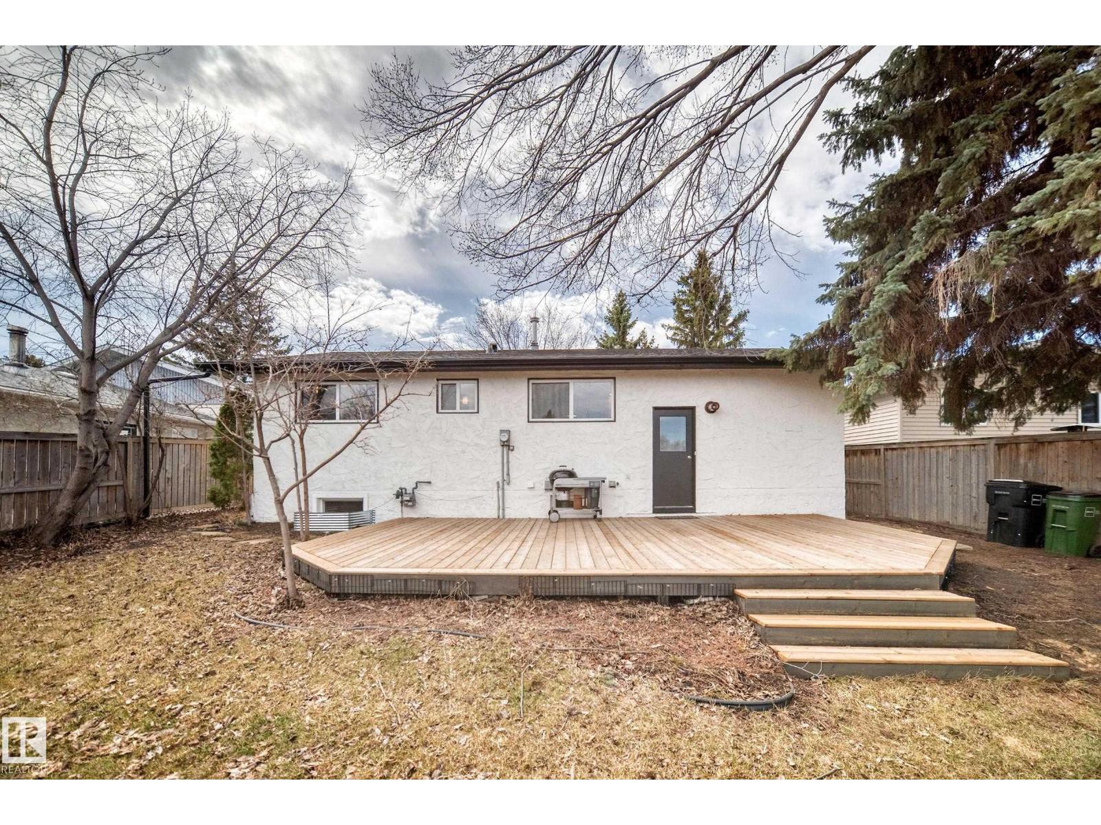 8608 37 Av Nw, Edmonton, Alberta  T6K 0E4 - Photo 61 - E4483720