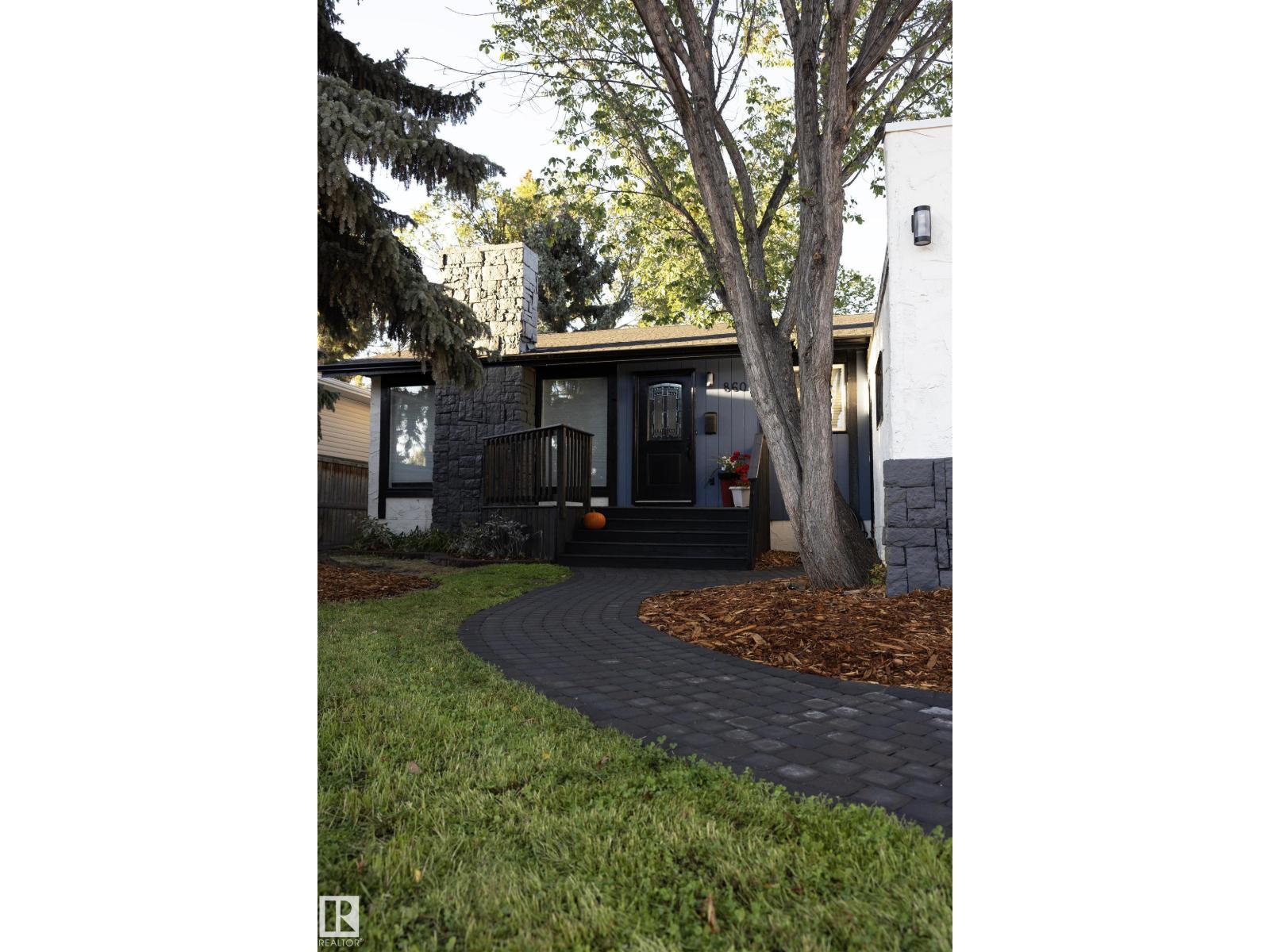 8608 37 Av Nw, Edmonton, Alberta  T6K 0E4 - Photo 66 - E4483720