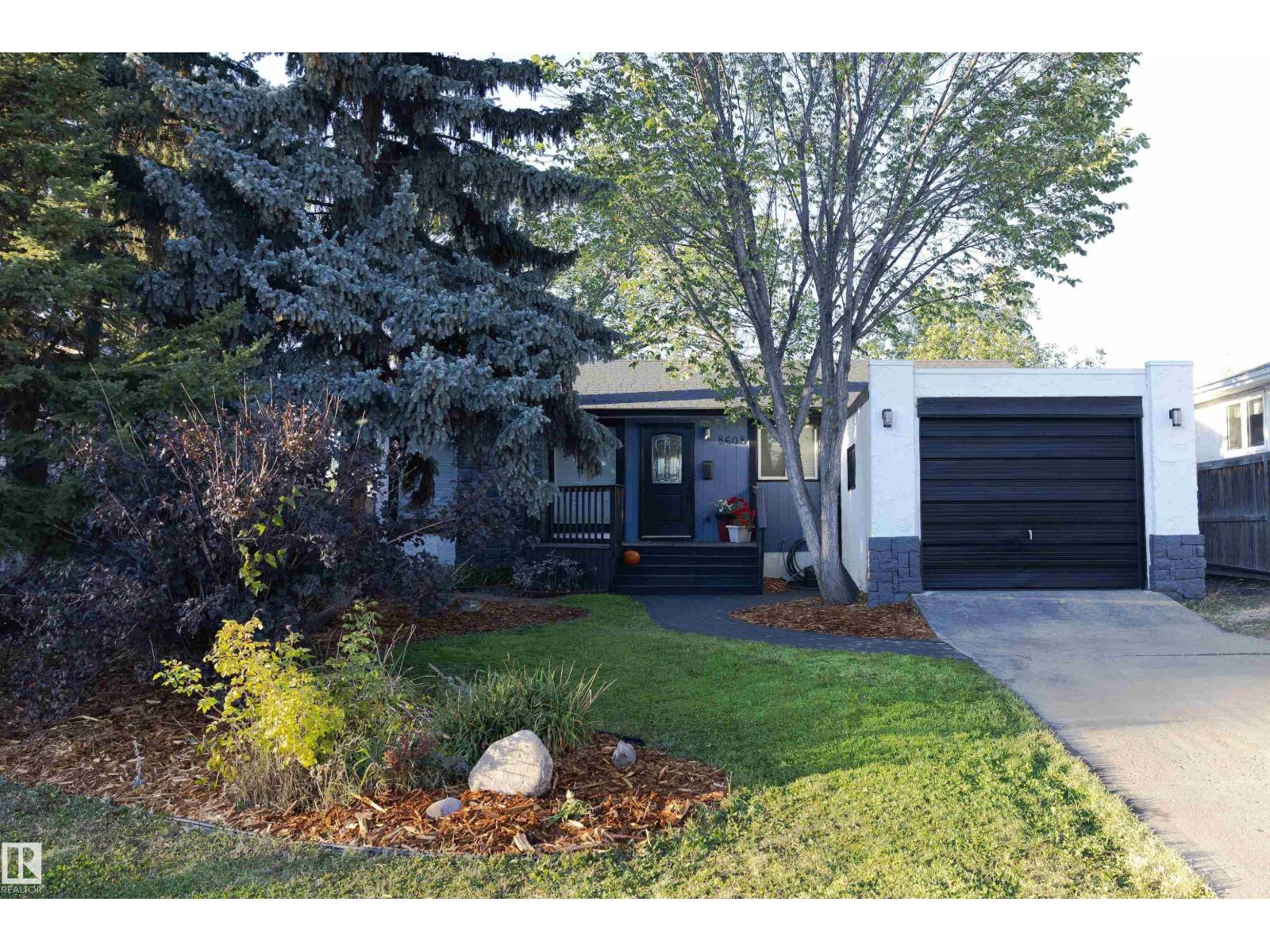 8608 37 Av Nw, Edmonton, Alberta  T6K 0E4 - Photo 67 - E4483720