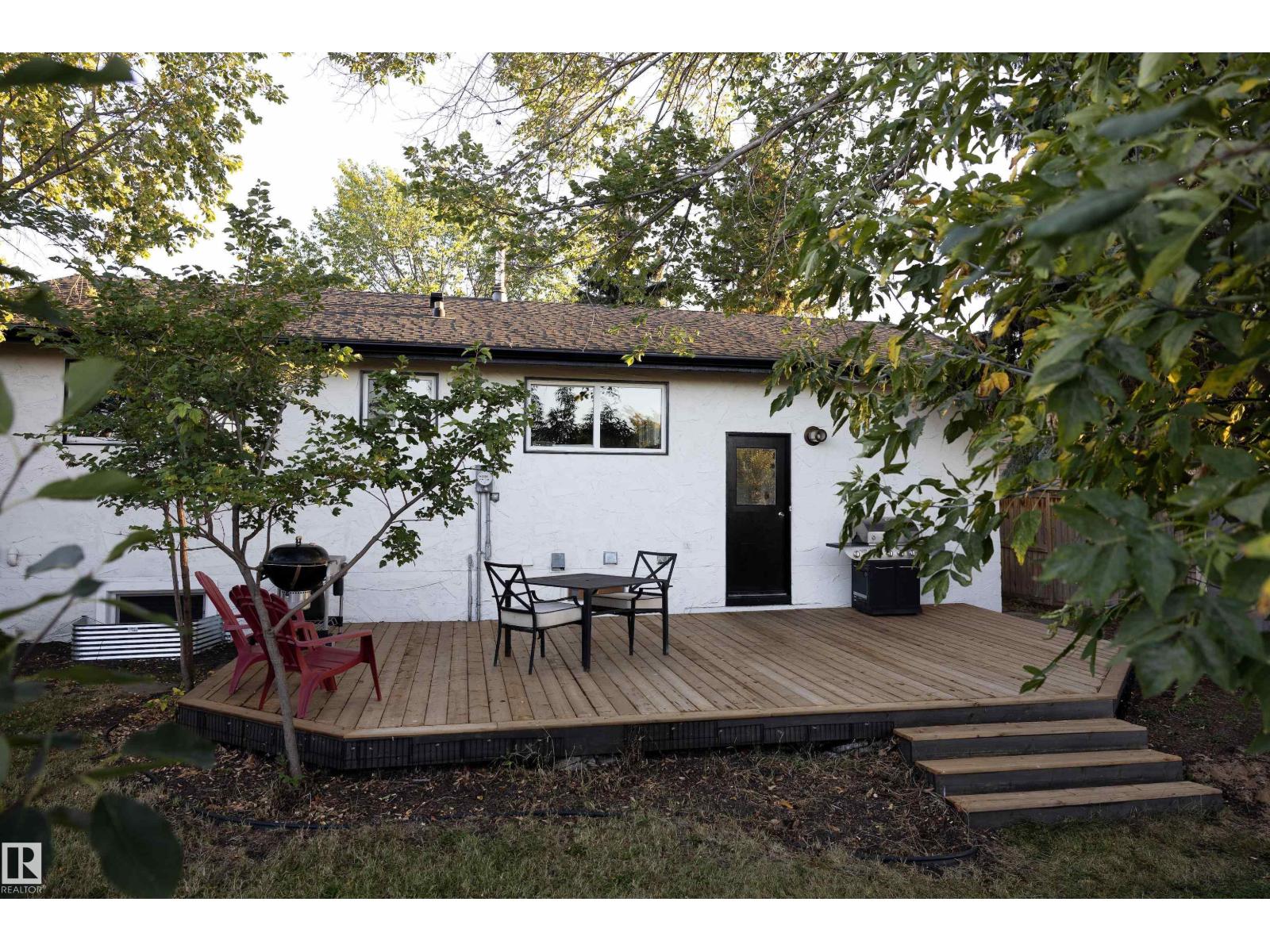 8608 37 Av Nw, Edmonton, Alberta  T6K 0E4 - Photo 69 - E4483720