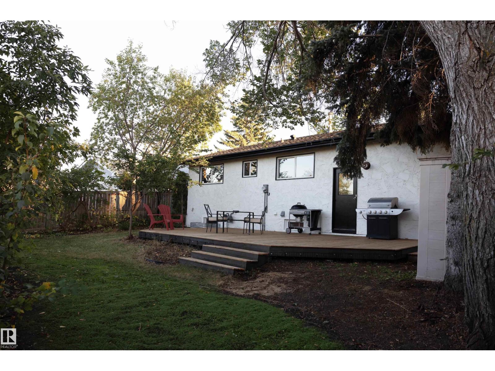 8608 37 Av Nw, Edmonton, Alberta  T6K 0E4 - Photo 70 - E4483720