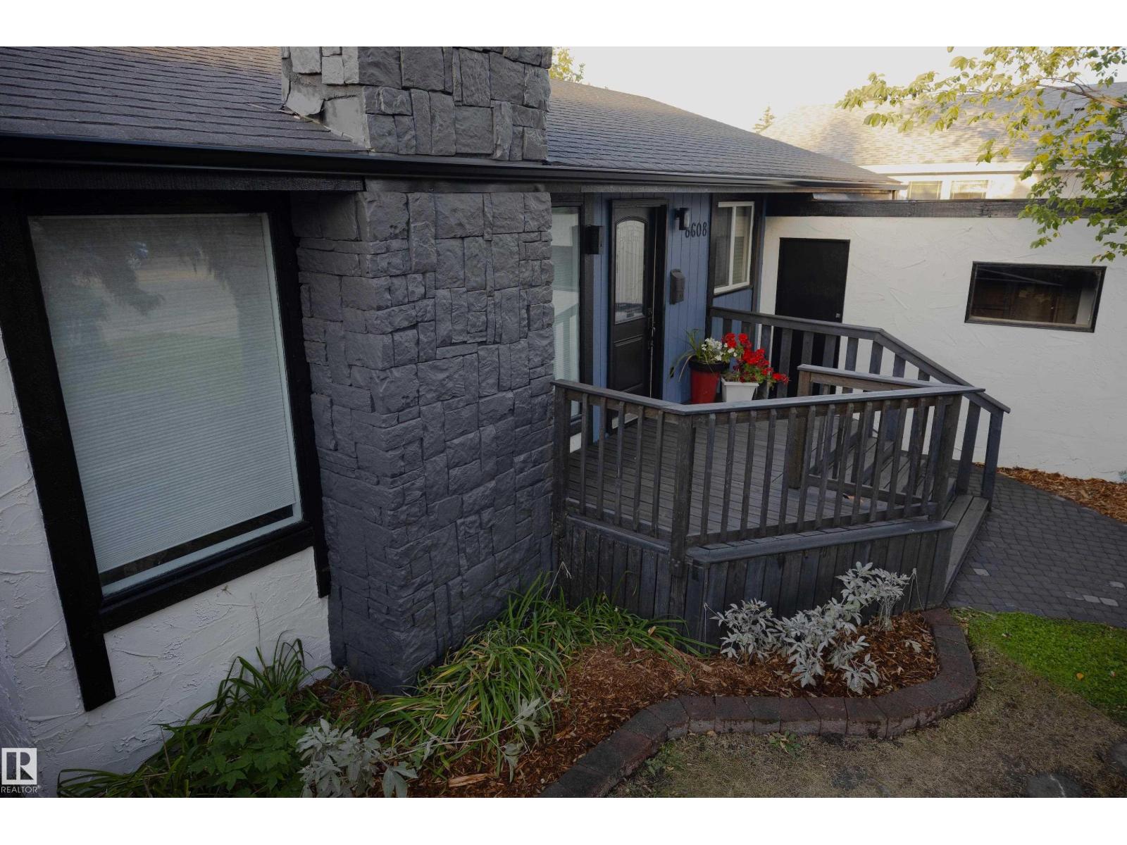 8608 37 Av Nw, Edmonton, Alberta  T6K 0E4 - Photo 71 - E4483720