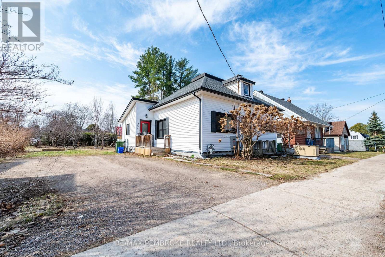 354 IRVING STREET, Pembroke, Ontario