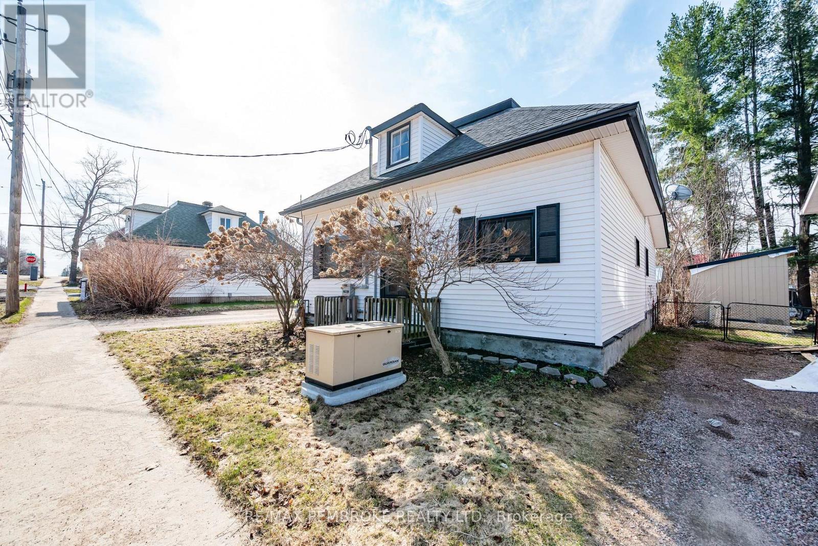 354 Irving Street, Pembroke, Ontario  K8A 2T1 - Photo 3 - X13035176