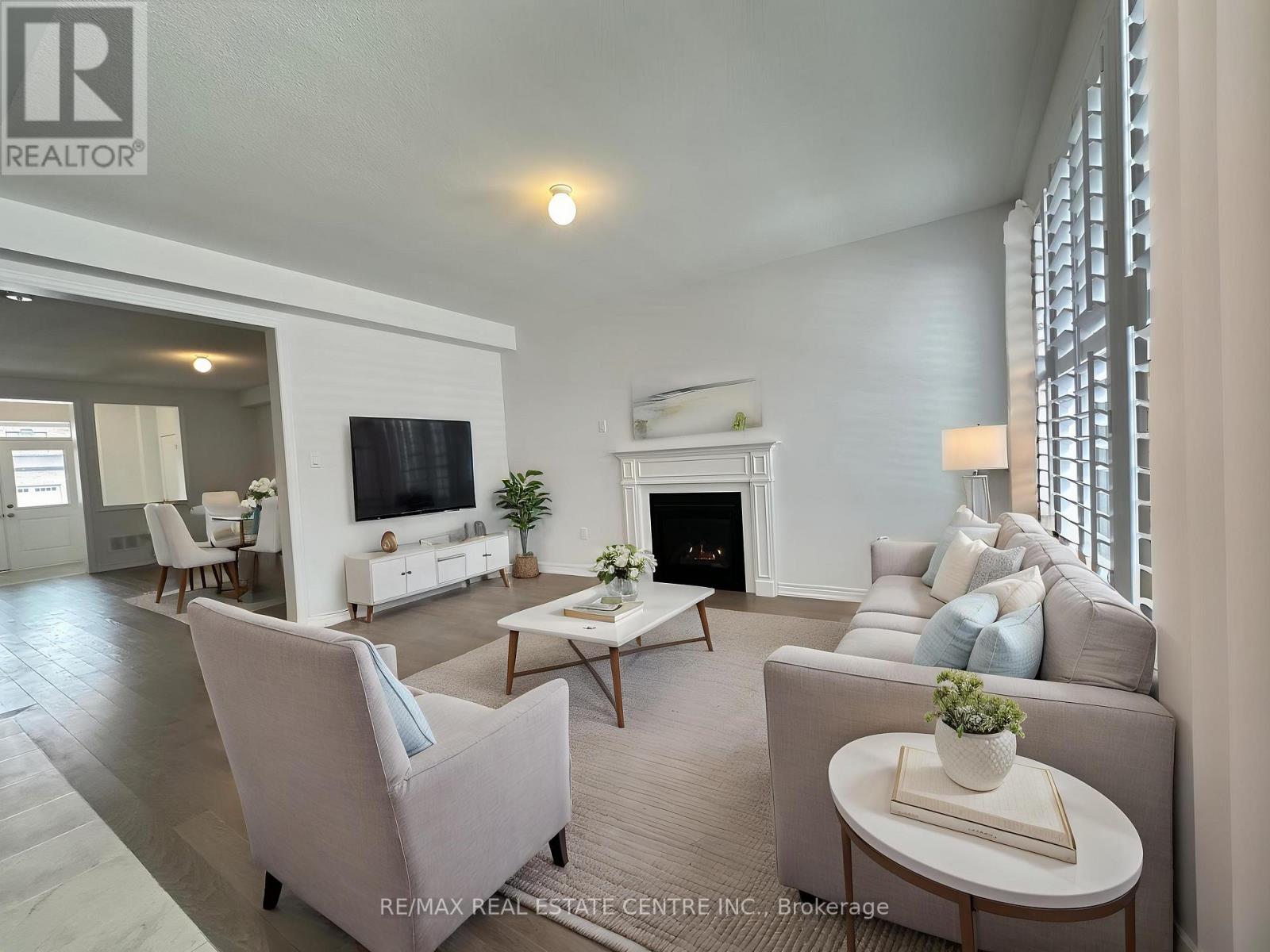 70 Wakefield Boulevard, Essa, Ontario  L3W 0L9 - Photo 12 - N12894422