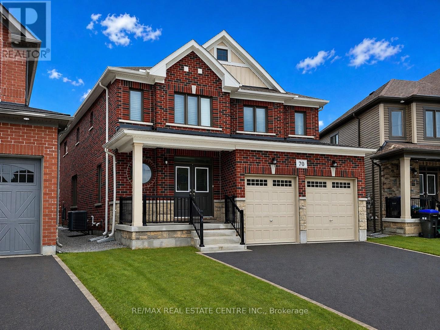 70 Wakefield Boulevard, Essa, Ontario  L3W 0L9 - Photo 3 - N12894422