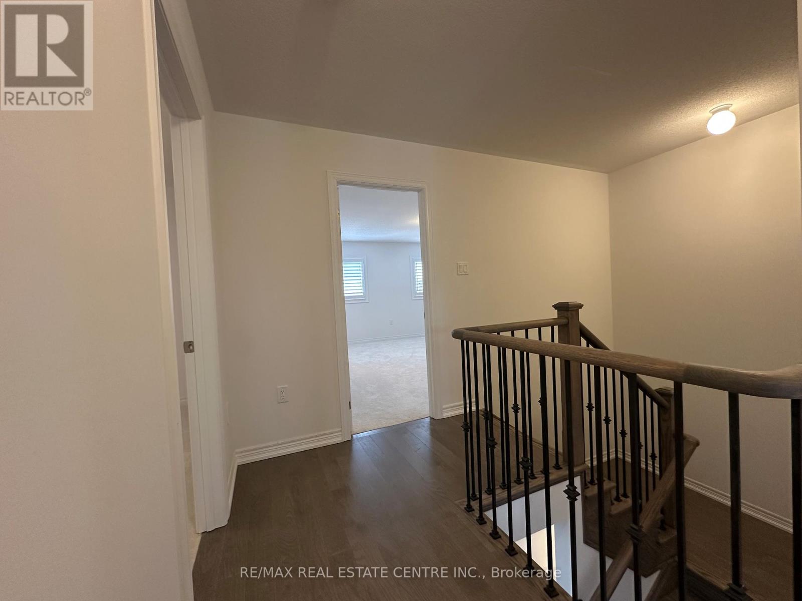 70 Wakefield Boulevard, Essa, Ontario  L3W 0L9 - Photo 22 - N12894422