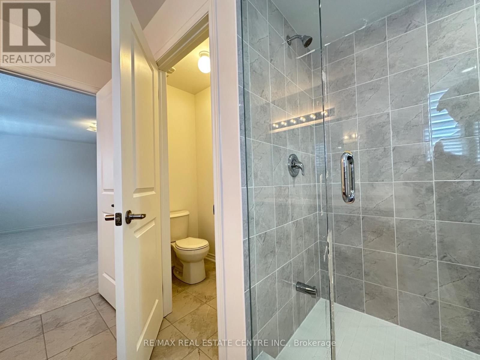 70 Wakefield Boulevard, Essa, Ontario  L3W 0L9 - Photo 21 - N12894422