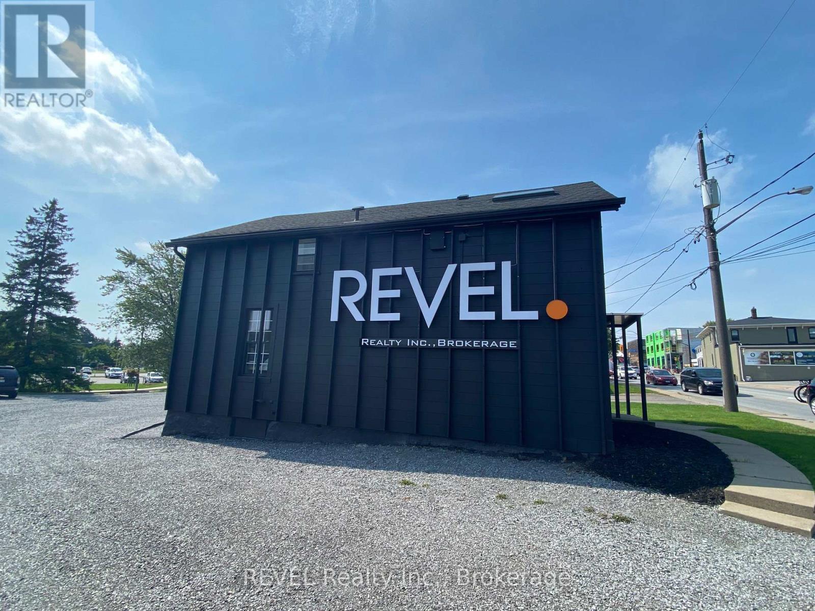 Upper - 6 Hwy 20 Highway E, Pelham, Ontario  L0S 1E3 - Photo 2 - X13035024