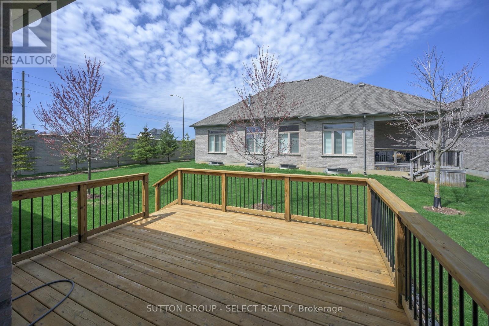 30 - 725 Eagletrace Drive, London North, Ontario  N6G 0J7 - Photo 38 - X13033788