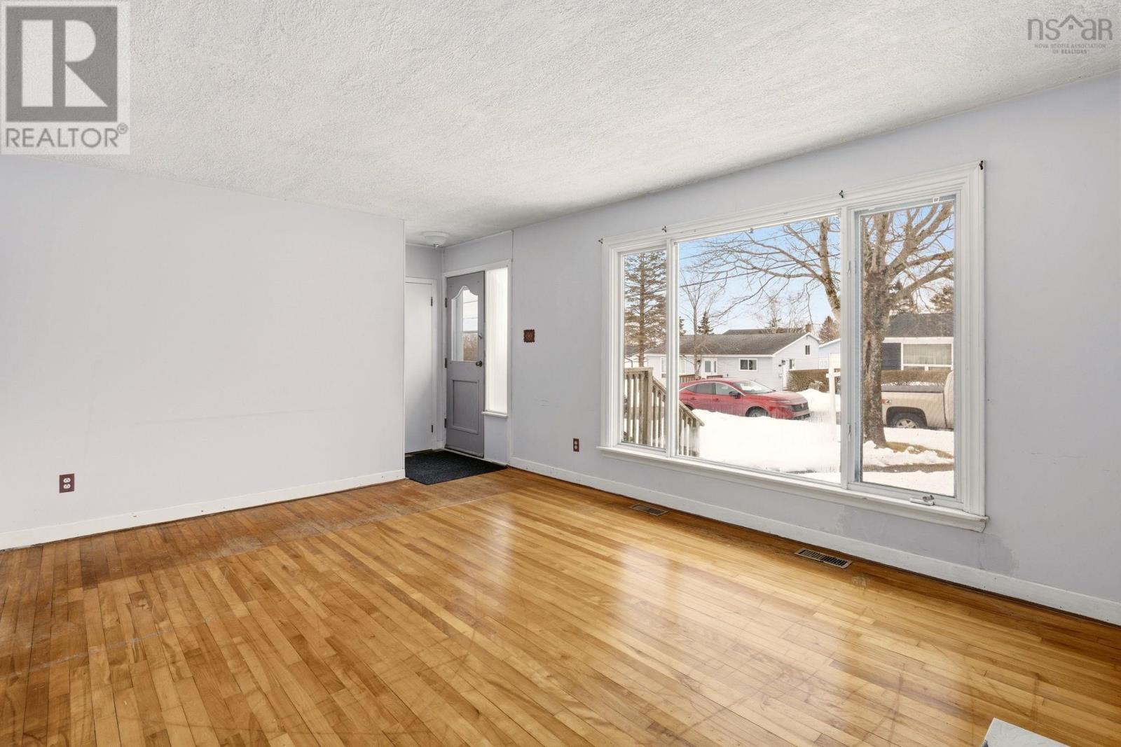 12 Estate Drive, Cole Harbour, Nova Scotia  B2V 1C4 - Photo 4 - 202603837