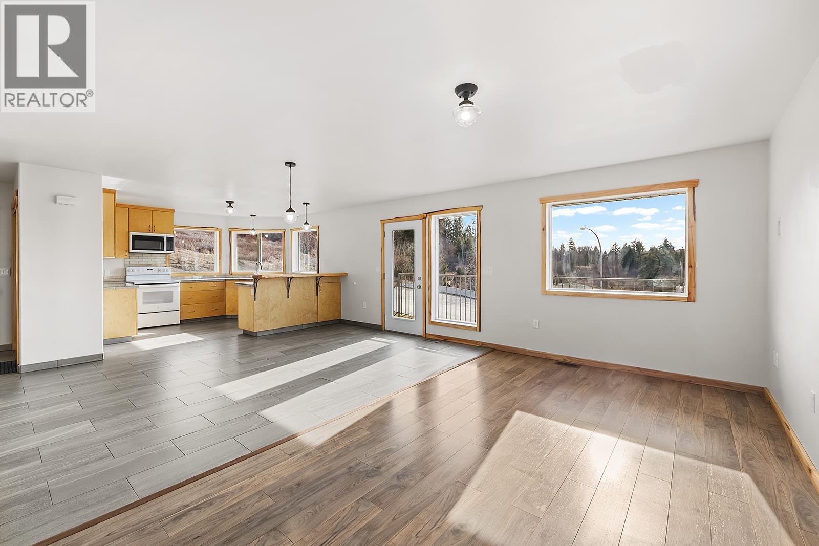 1103 12th Avenue N, Creston, British Columbia  V0B 1G6 - Photo 8 - 10374506