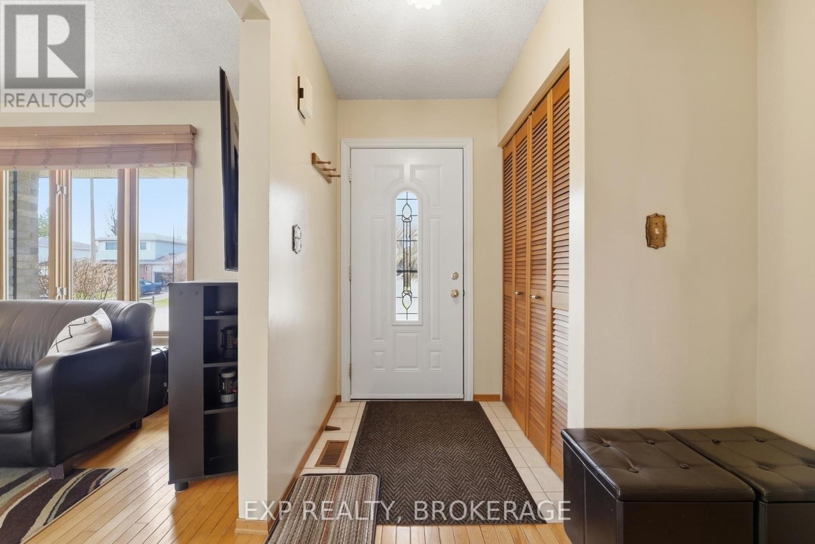 693 Cedarwood Drive, Kingston, Ontario  K7P 2H8 - Photo 2 - X13035020