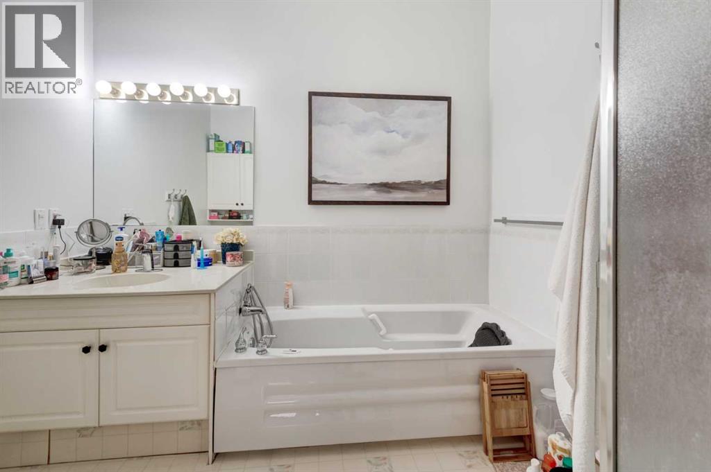 4 Christie Gardens Sw, Calgary, Alberta  T3H 3B5 - Photo 17 - A2277543