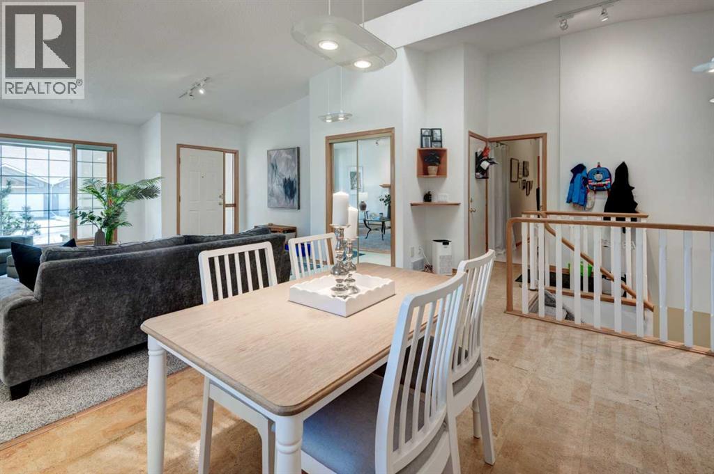 4 Christie Gardens Sw, Calgary, Alberta  T3H 3B5 - Photo 9 - A2277543