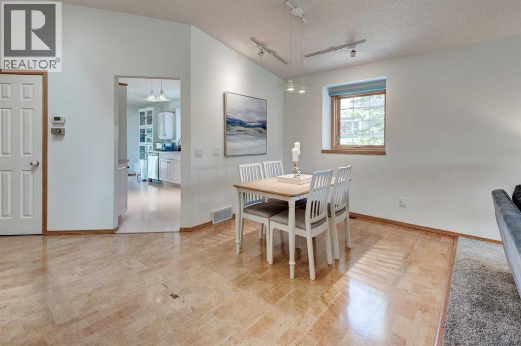 4 Christie Gardens Sw, Calgary, Alberta  T3H 3B5 - Photo 7 - A2277543