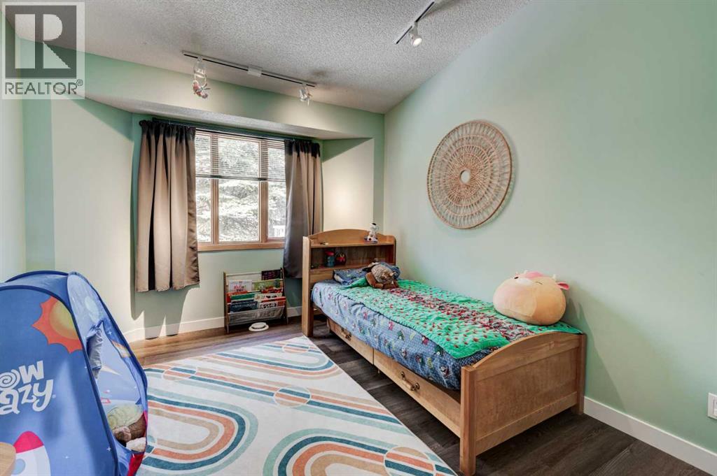 4 Christie Gardens Sw, Calgary, Alberta  T3H 3B5 - Photo 18 - A2277543