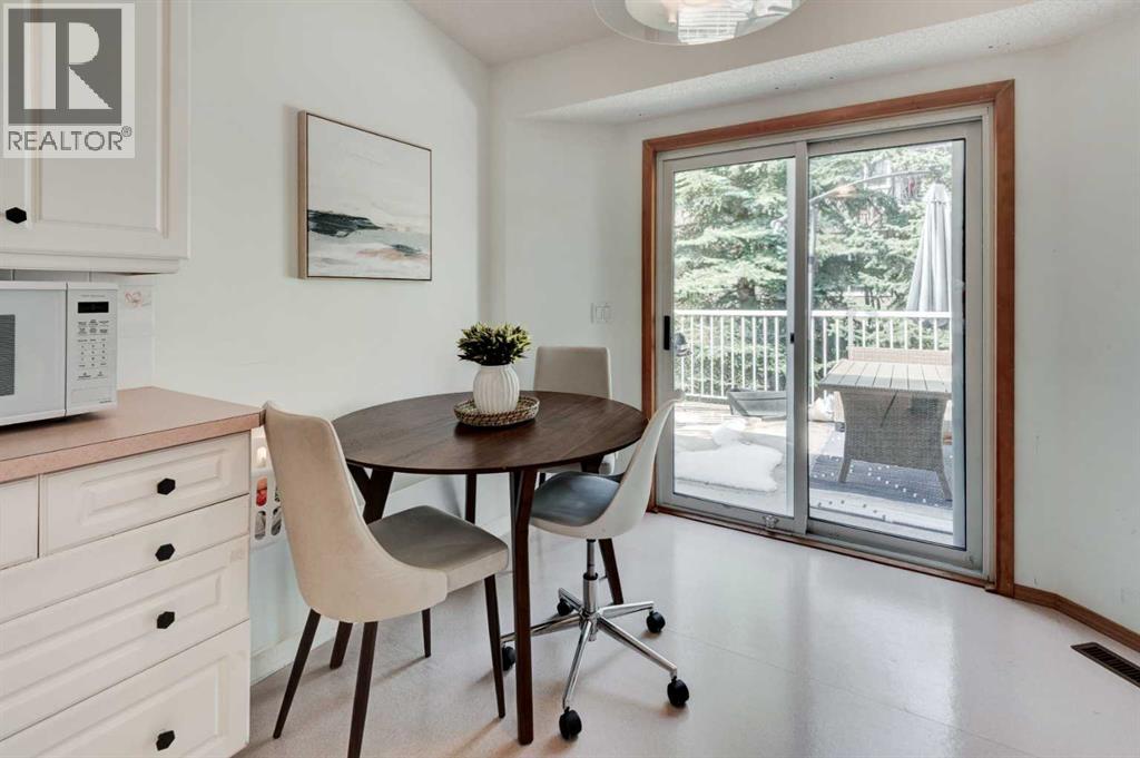 4 Christie Gardens Sw, Calgary, Alberta  T3H 3B5 - Photo 12 - A2277543