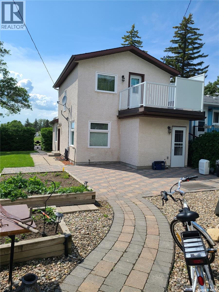 1821 Connaught Street, Regina, Saskatchewan  S4T 4T4 - Photo 2 - SK029433