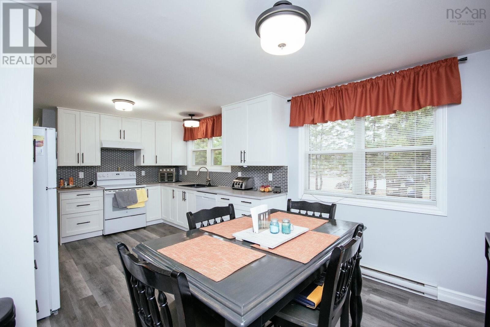 2810 Pinecrest Drive, Coldbrook, Nova Scotia  B4R 1B5 - Photo 19 - 202608231