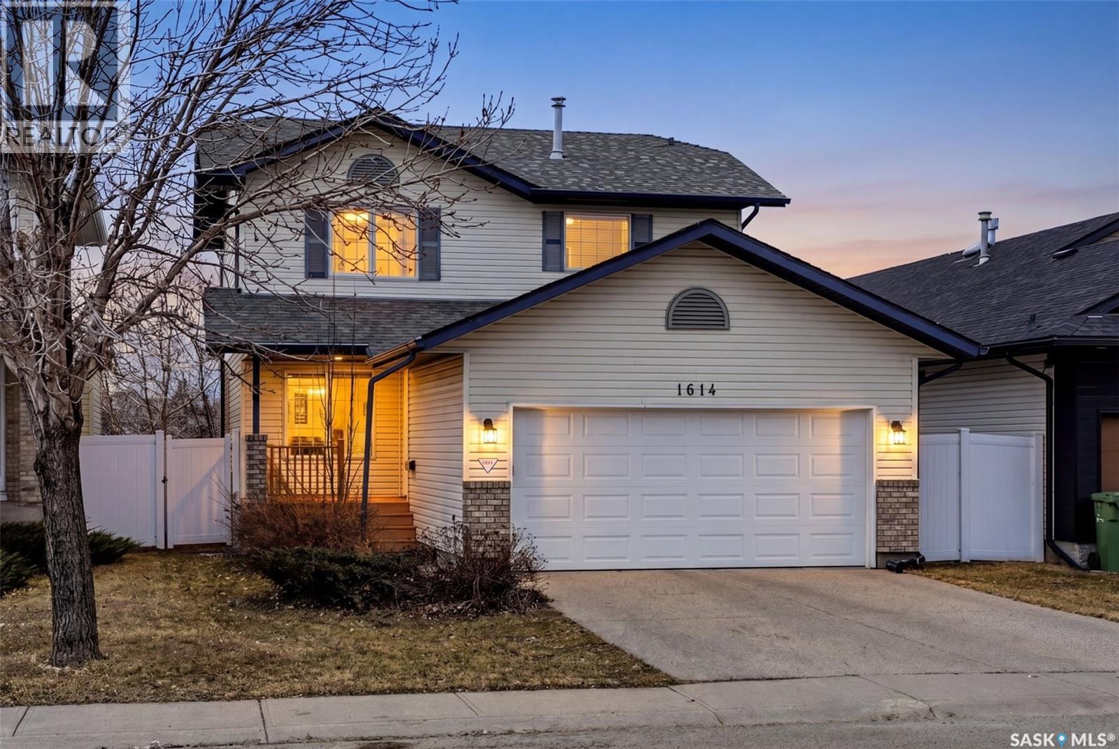 1614 Rousseau CRESCENT, Regina, Saskatchewan